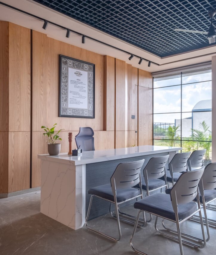 Political-office-image-023